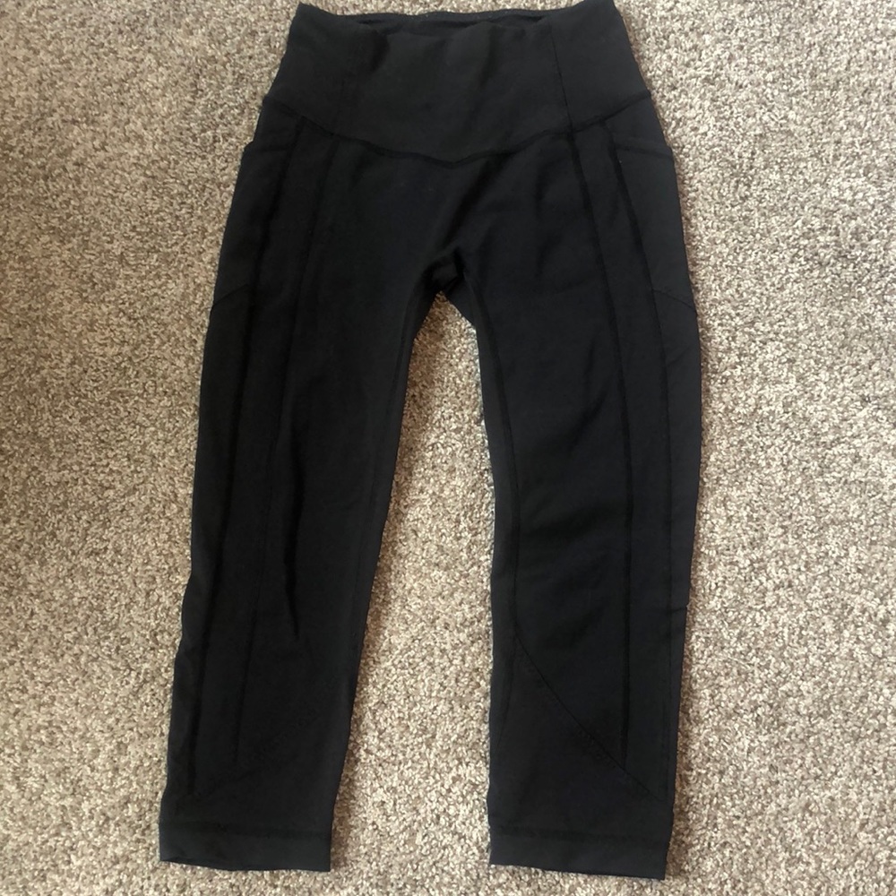 Lululemon Black High Waisted 19” Leggings size 4